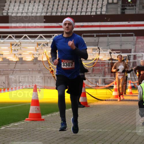 08.12.2024 - St. Pauli X-Mass-Run No. 14 Yannick Fuchs http://msf.ph/oto/7473003 08.12.2024 09:53:21 Ziel 183, 859, 2084, 3023, 3307 meine-sportfotos.de