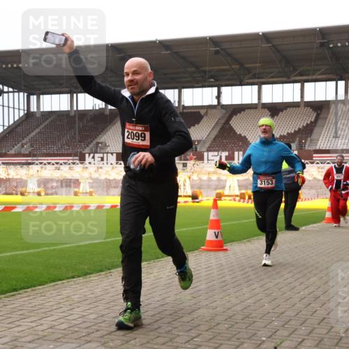 08.12.2024 - St. Pauli X-Mass-Run No. 14 Yannick Fuchs http://msf.ph/oto/7473006 08.12.2024 10:07:15 Ziel 129, 165, 892, 1007, 1124, 1426, 1720, 2099, 2208, 2843, 2861, 2888, 3153, 3338, 3342 meine-sportfotos.de