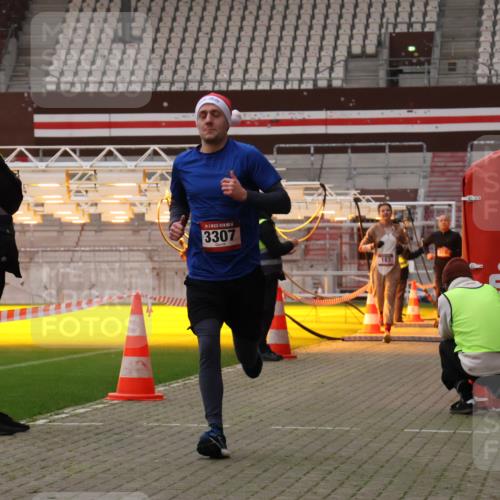 08.12.2024 - St. Pauli X-Mass-Run No. 14 Yannick Fuchs http://msf.ph/oto/7473011 08.12.2024 09:53:21 Ziel 183, 859, 2084, 3023, 3307 meine-sportfotos.de