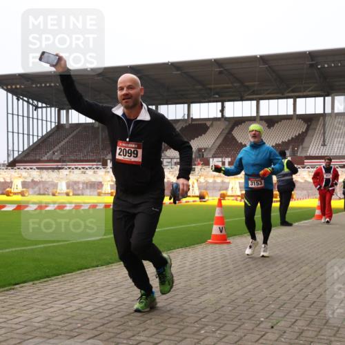 08.12.2024 - St. Pauli X-Mass-Run No. 14 Yannick Fuchs http://msf.ph/oto/7473013 08.12.2024 10:07:15 Ziel 129, 165, 892, 1007, 1124, 1426, 1720, 2099, 2208, 2843, 2861, 2888, 3153, 3338, 3342 meine-sportfotos.de
