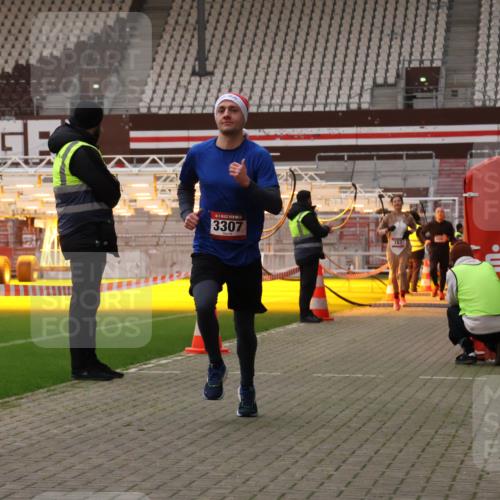 08.12.2024 - St. Pauli X-Mass-Run No. 14 Yannick Fuchs http://msf.ph/oto/7473014 08.12.2024 09:53:21 Ziel 183, 859, 2084, 3023, 3307 meine-sportfotos.de