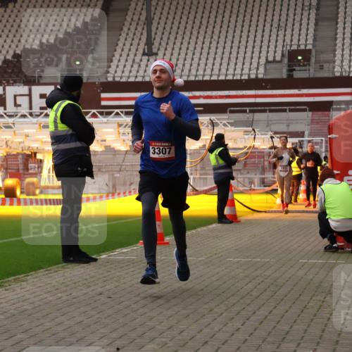 08.12.2024 - St. Pauli X-Mass-Run No. 14 Yannick Fuchs http://msf.ph/oto/7473017 08.12.2024 09:53:21 Ziel 183, 859, 2084, 3023, 3307 meine-sportfotos.de