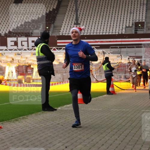 08.12.2024 - St. Pauli X-Mass-Run No. 14 Yannick Fuchs http://msf.ph/oto/7473023 08.12.2024 09:53:22 Ziel 183, 859, 2084, 3023, 3307 meine-sportfotos.de