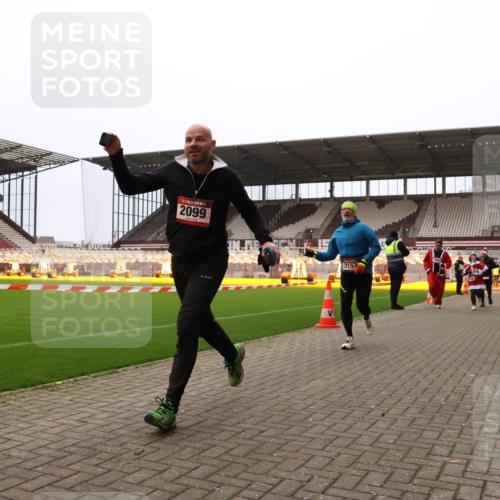 08.12.2024 - St. Pauli X-Mass-Run No. 14 Yannick Fuchs http://msf.ph/oto/7473025 08.12.2024 10:07:15 Ziel 129, 165, 892, 1007, 1124, 1426, 1720, 2099, 2208, 2843, 2861, 2888, 3153, 3338, 3342 meine-sportfotos.de