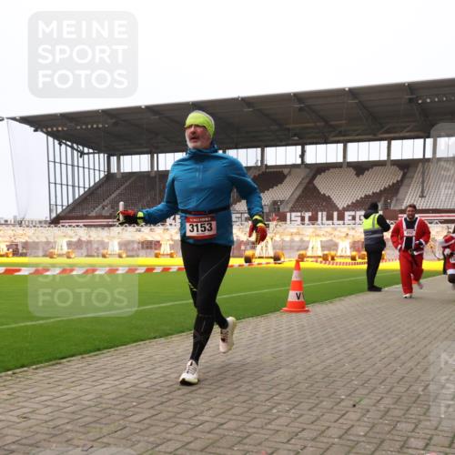 08.12.2024 - St. Pauli X-Mass-Run No. 14 Yannick Fuchs http://msf.ph/oto/7473035 08.12.2024 10:07:16 Ziel 129, 165, 892, 1007, 1124, 1426, 1720, 2099, 2208, 2843, 2861, 2888, 3153, 3338, 3342 meine-sportfotos.de