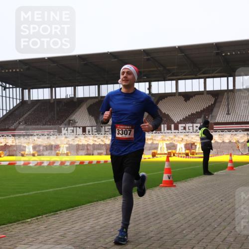08.12.2024 - St. Pauli X-Mass-Run No. 14 Yannick Fuchs http://msf.ph/oto/7473041 08.12.2024 09:53:23 Ziel 183, 859, 2084, 2844, 3023, 3307 meine-sportfotos.de