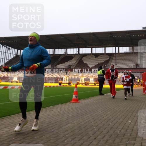08.12.2024 - St. Pauli X-Mass-Run No. 14 Yannick Fuchs http://msf.ph/oto/7473046 08.12.2024 10:07:16 Ziel 129, 165, 892, 1007, 1124, 1426, 1720, 2099, 2208, 2843, 2861, 2888, 3153, 3338, 3342 meine-sportfotos.de