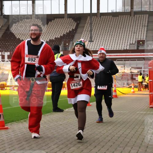 08.12.2024 - St. Pauli X-Mass-Run No. 14 Yannick Fuchs http://msf.ph/oto/7473069 08.12.2024 10:07:18 Ziel 129, 165, 892, 1007, 1124, 1426, 1720, 2099, 2208, 2843, 2861, 2888, 3153, 3338, 3342 meine-sportfotos.de