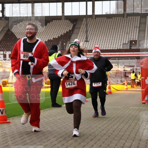 08.12.2024 - St. Pauli X-Mass-Run No. 14 Yannick Fuchs http://msf.ph/oto/7473073 08.12.2024 10:07:18 Ziel 129, 165, 892, 1007, 1124, 1426, 1720, 2099, 2208, 2843, 2861, 2888, 3153, 3338, 3342 meine-sportfotos.de