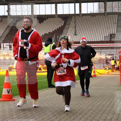 08.12.2024 - St. Pauli X-Mass-Run No. 14 Yannick Fuchs http://msf.ph/oto/7473077 08.12.2024 10:07:18 Ziel 129, 165, 892, 1007, 1124, 1426, 1720, 2099, 2208, 2843, 2861, 2888, 3153, 3338, 3342 meine-sportfotos.de