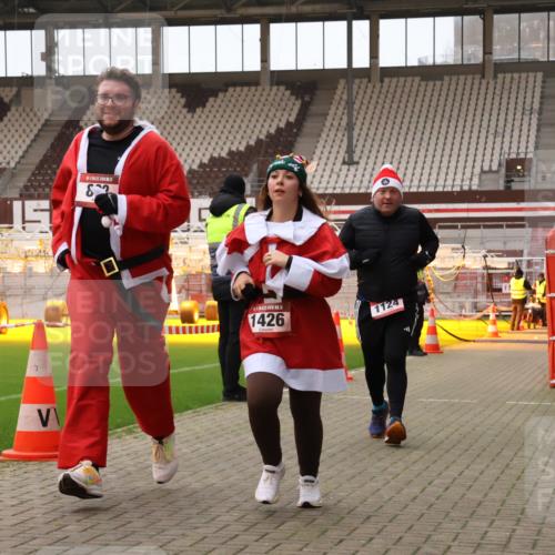 08.12.2024 - St. Pauli X-Mass-Run No. 14 Yannick Fuchs http://msf.ph/oto/7473081 08.12.2024 10:07:18 Ziel 129, 165, 892, 1007, 1124, 1426, 1720, 2099, 2208, 2843, 2861, 2888, 3153, 3338, 3342 meine-sportfotos.de