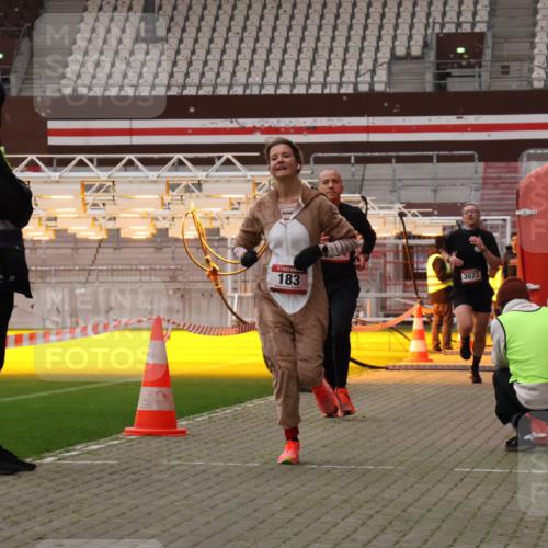 08.12.2024 - St. Pauli X-Mass-Run No. 14 Yannick Fuchs http://msf.ph/oto/7473088 08.12.2024 09:53:27 Ziel 183, 859, 2084, 2844, 3023, 3307 meine-sportfotos.de