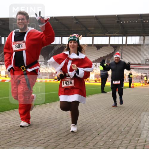 08.12.2024 - St. Pauli X-Mass-Run No. 14 Yannick Fuchs http://msf.ph/oto/7473095 08.12.2024 10:07:19 Ziel 129, 165, 892, 1007, 1124, 1426, 1720, 2099, 2208, 2843, 2861, 2888, 3153, 3338, 3342 meine-sportfotos.de