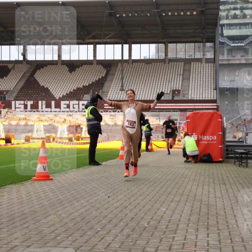 08.12.2024 - St. Pauli X-Mass-Run No. 14 Yannick Fuchs http://msf.ph/oto/7473106 08.12.2024 09:53:29 Ziel 183, 859, 1818, 2084, 2844, 3023, 3307 meine-sportfotos.de