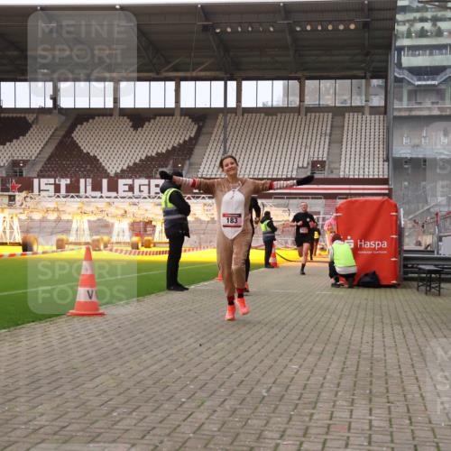 08.12.2024 - St. Pauli X-Mass-Run No. 14 Yannick Fuchs http://msf.ph/oto/7473121 08.12.2024 09:53:29 Ziel 183, 859, 1818, 2084, 2844, 3023, 3307 meine-sportfotos.de