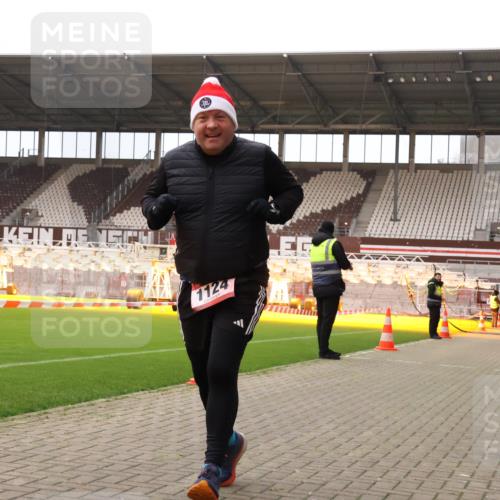 08.12.2024 - St. Pauli X-Mass-Run No. 14 Yannick Fuchs http://msf.ph/oto/7473127 08.12.2024 10:07:21 Ziel 129, 165, 892, 1007, 1124, 1426, 1720, 2099, 2208, 2861, 3153, 3338, 3342 meine-sportfotos.de