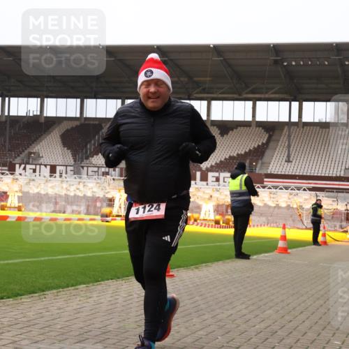 08.12.2024 - St. Pauli X-Mass-Run No. 14 Yannick Fuchs http://msf.ph/oto/7473130 08.12.2024 10:07:21 Ziel 129, 165, 892, 1007, 1124, 1426, 1720, 2099, 2208, 2861, 3153, 3338, 3342 meine-sportfotos.de