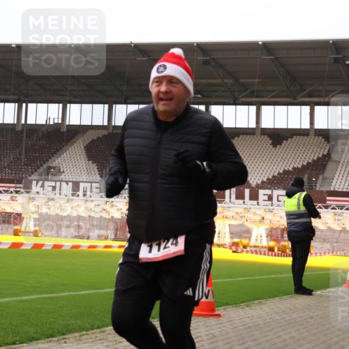 08.12.2024 - St. Pauli X-Mass-Run No. 14 Yannick Fuchs http://msf.ph/oto/7473138 08.12.2024 10:07:21 Ziel 129, 165, 892, 1007, 1124, 1426, 1720, 2099, 2208, 2861, 3153, 3338, 3342 meine-sportfotos.de