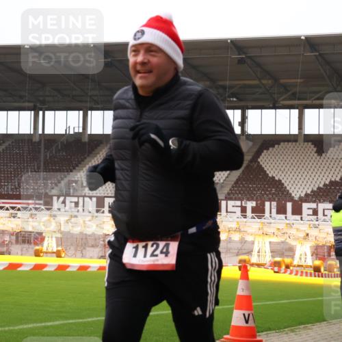 08.12.2024 - St. Pauli X-Mass-Run No. 14 Yannick Fuchs http://msf.ph/oto/7473143 08.12.2024 10:07:21 Ziel 129, 165, 892, 1007, 1124, 1426, 1720, 2099, 2208, 2861, 3153, 3338, 3342 meine-sportfotos.de