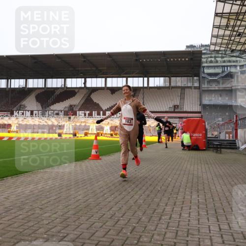 08.12.2024 - St. Pauli X-Mass-Run No. 14 Yannick Fuchs http://msf.ph/oto/7473151 08.12.2024 09:53:31 Ziel 183, 859, 1818, 2084, 2844, 3023 meine-sportfotos.de