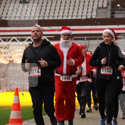 08.12.2024 - St. Pauli X-Mass-Run No. 14 Yannick Fuchs http://msf.ph/oto/7473156 08.12.2024 10:07:36 Ziel 9, 11, 1092, 1152, 1153, 1274, 1685, 1867, 2504, 2505 meine-sportfotos.de