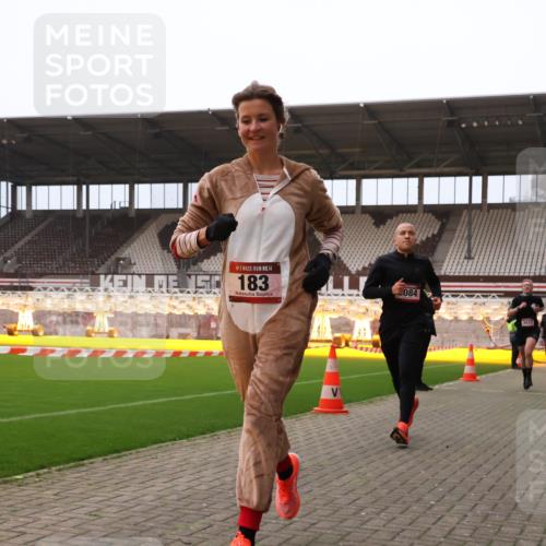 08.12.2024 - St. Pauli X-Mass-Run No. 14 Yannick Fuchs http://msf.ph/oto/7473166 08.12.2024 09:53:32 Ziel 183, 859, 1818, 2084, 2844, 3023 meine-sportfotos.de
