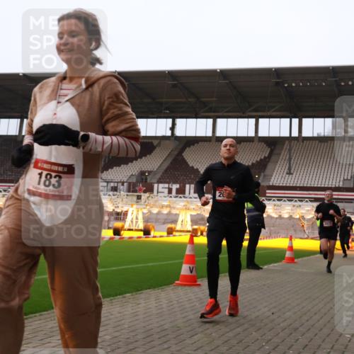08.12.2024 - St. Pauli X-Mass-Run No. 14 Yannick Fuchs http://msf.ph/oto/7473179 08.12.2024 09:53:32 Ziel 183, 859, 1818, 2084, 2844, 3023 meine-sportfotos.de
