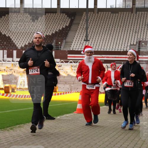 08.12.2024 - St. Pauli X-Mass-Run No. 14 Yannick Fuchs http://msf.ph/oto/7473184 08.12.2024 10:07:38 Ziel 9, 11, 1092, 1152, 1153, 1274, 1685, 1867, 2350, 2501, 2504, 2505 meine-sportfotos.de