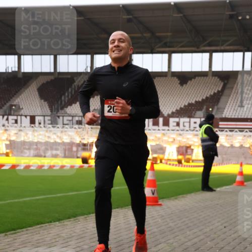 08.12.2024 - St. Pauli X-Mass-Run No. 14 Yannick Fuchs http://msf.ph/oto/7473191 08.12.2024 09:53:33 Ziel 183, 859, 1818, 2084, 2844, 3023 meine-sportfotos.de