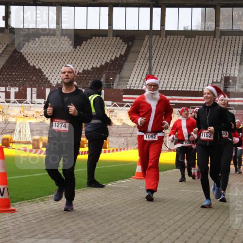 08.12.2024 - St. Pauli X-Mass-Run No. 14 Yannick Fuchs http://msf.ph/oto/7473193 08.12.2024 10:07:38 Ziel 9, 11, 1092, 1152, 1153, 1274, 1685, 1867, 2350, 2501, 2504, 2505 meine-sportfotos.de