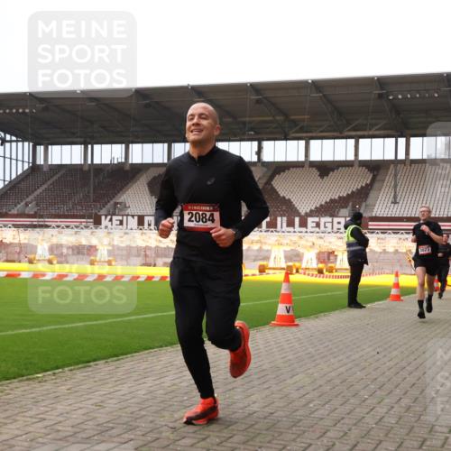 08.12.2024 - St. Pauli X-Mass-Run No. 14 Yannick Fuchs http://msf.ph/oto/7473202 08.12.2024 09:53:33 Ziel 183, 859, 1818, 2084, 2844, 3023 meine-sportfotos.de