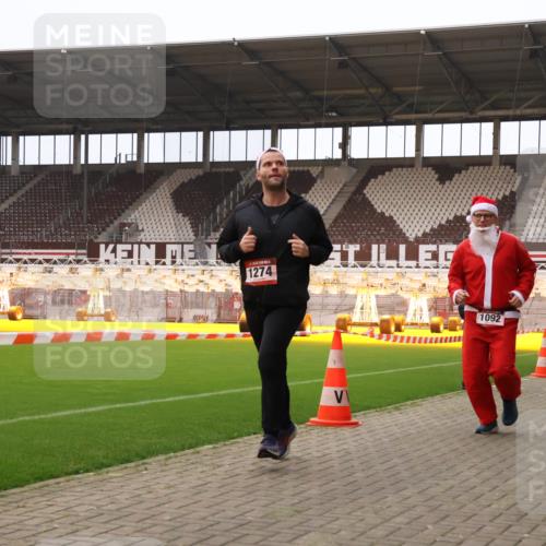 08.12.2024 - St. Pauli X-Mass-Run No. 14 Yannick Fuchs http://msf.ph/oto/7473206 08.12.2024 10:07:39 Ziel 9, 11, 1092, 1152, 1153, 1274, 1297, 1685, 1867, 2350, 2501, 2504, 2505 meine-sportfotos.de
