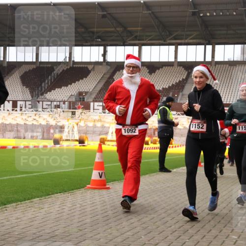 08.12.2024 - St. Pauli X-Mass-Run No. 14 Yannick Fuchs http://msf.ph/oto/7473221 08.12.2024 10:07:40 Ziel 9, 11, 1092, 1152, 1153, 1274, 1297, 1685, 1867, 2350, 2501, 2504, 2505 meine-sportfotos.de