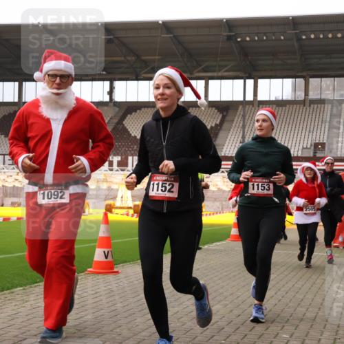 08.12.2024 - St. Pauli X-Mass-Run No. 14 Yannick Fuchs http://msf.ph/oto/7473237 08.12.2024 10:07:41 Ziel 9, 11, 1092, 1152, 1153, 1274, 1297, 1685, 1867, 2350, 2501, 2504, 2505 meine-sportfotos.de