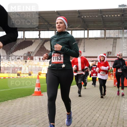 08.12.2024 - St. Pauli X-Mass-Run No. 14 Yannick Fuchs http://msf.ph/oto/7473246 08.12.2024 10:07:42 Ziel 9, 11, 1092, 1152, 1153, 1274, 1297, 1685, 1867, 2350, 2501, 2504, 2505 meine-sportfotos.de