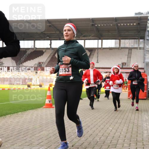08.12.2024 - St. Pauli X-Mass-Run No. 14 Yannick Fuchs http://msf.ph/oto/7473248 08.12.2024 10:07:42 Ziel 9, 11, 1092, 1152, 1153, 1274, 1297, 1685, 1867, 2350, 2501, 2504, 2505 meine-sportfotos.de