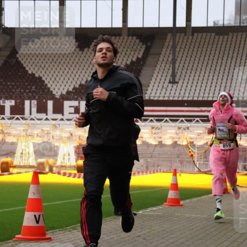 08.12.2024 - St. Pauli X-Mass-Run No. 14 Yannick Fuchs http://msf.ph/oto/7473261 08.12.2024 09:53:36 Ziel 183, 859, 1818, 2084, 2844, 3023 meine-sportfotos.de