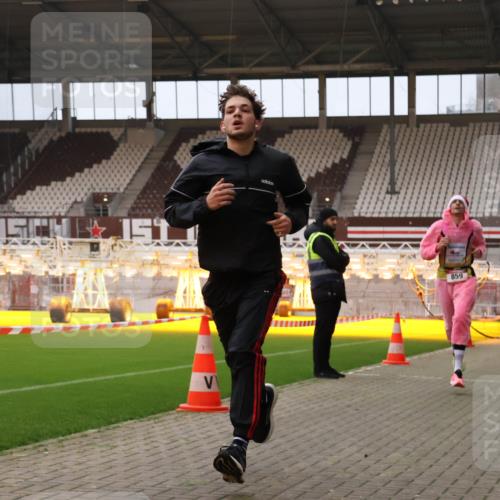 08.12.2024 - St. Pauli X-Mass-Run No. 14 Yannick Fuchs http://msf.ph/oto/7473275 08.12.2024 09:53:36 Ziel 183, 859, 1818, 2084, 2844, 3023 meine-sportfotos.de