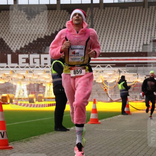 08.12.2024 - St. Pauli X-Mass-Run No. 14 Yannick Fuchs http://msf.ph/oto/7473293 08.12.2024 09:53:38 Ziel 183, 859, 1818, 2084, 2844, 3023 meine-sportfotos.de