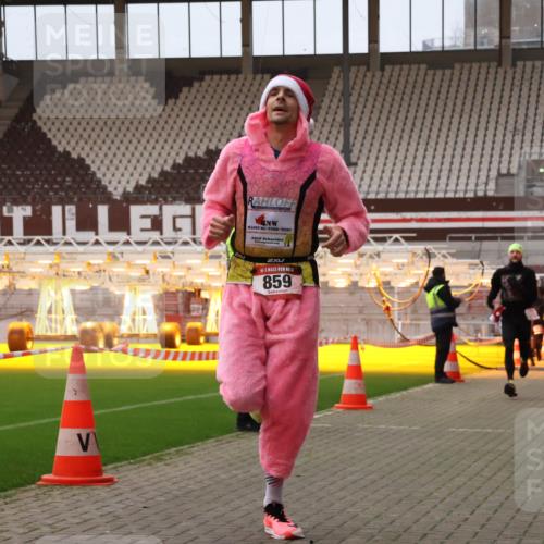 08.12.2024 - St. Pauli X-Mass-Run No. 14 Yannick Fuchs http://msf.ph/oto/7473302 08.12.2024 09:53:38 Ziel 183, 859, 1818, 2084, 2844, 3023 meine-sportfotos.de