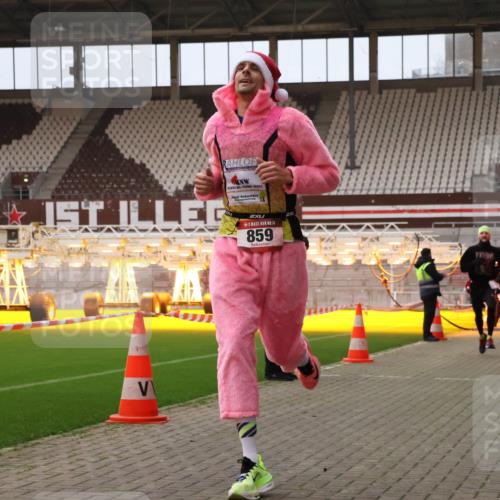 08.12.2024 - St. Pauli X-Mass-Run No. 14 Yannick Fuchs http://msf.ph/oto/7473313 08.12.2024 09:53:38 Ziel 183, 859, 1818, 2084, 2844, 3023 meine-sportfotos.de