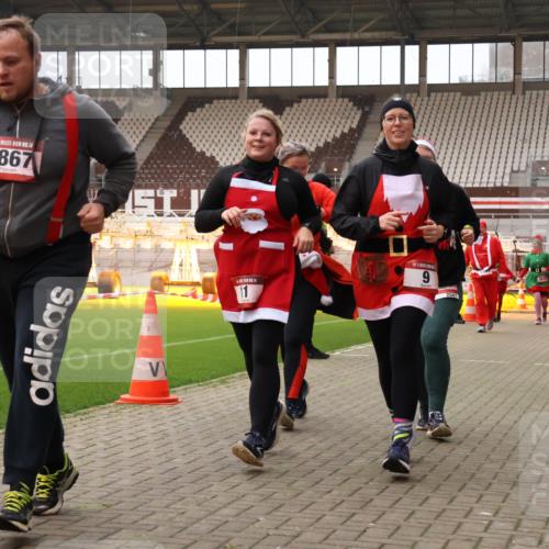 08.12.2024 - St. Pauli X-Mass-Run No. 14 Yannick Fuchs http://msf.ph/oto/7473315 08.12.2024 10:07:46 Ziel 9, 11, 1092, 1152, 1153, 1274, 1297, 1685, 1867, 2350, 2501, 2504, 2505, 3010, 3012 meine-sportfotos.de
