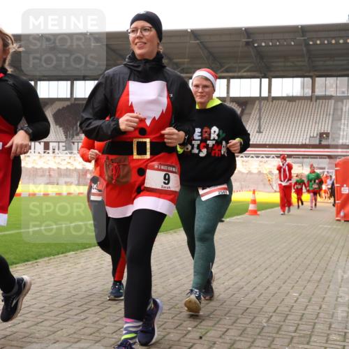 08.12.2024 - St. Pauli X-Mass-Run No. 14 Yannick Fuchs http://msf.ph/oto/7473352 08.12.2024 10:07:47 Ziel 9, 11, 1092, 1152, 1153, 1274, 1297, 1685, 1867, 2350, 2501, 2504, 2505, 3010, 3012 meine-sportfotos.de