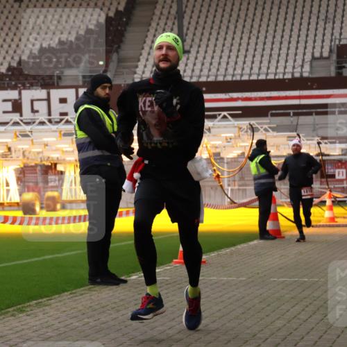 08.12.2024 - St. Pauli X-Mass-Run No. 14 Yannick Fuchs http://msf.ph/oto/7473365 08.12.2024 09:53:41 Ziel 859, 1818, 2844, 3023 meine-sportfotos.de