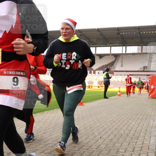 08.12.2024 - St. Pauli X-Mass-Run No. 14 Yannick Fuchs http://msf.ph/oto/7473366 08.12.2024 10:07:48 Ziel 9, 11, 1092, 1152, 1153, 1274, 1297, 1685, 1867, 2350, 2501, 2504, 2505, 3010, 3012 meine-sportfotos.de