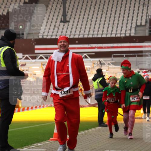 08.12.2024 - St. Pauli X-Mass-Run No. 14 Yannick Fuchs http://msf.ph/oto/7473377 08.12.2024 10:07:50 Ziel 9, 11, 580, 1092, 1152, 1153, 1274, 1297, 1685, 1867, 2350, 2501, 2504, 2505, 3010, 3012 meine-sportfotos.de