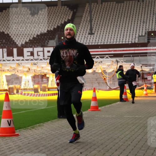 08.12.2024 - St. Pauli X-Mass-Run No. 14 Yannick Fuchs http://msf.ph/oto/7473379 08.12.2024 09:53:42 Ziel 859, 1818, 2844 meine-sportfotos.de