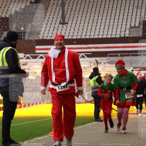 08.12.2024 - St. Pauli X-Mass-Run No. 14 Yannick Fuchs http://msf.ph/oto/7473380 08.12.2024 10:07:50 Ziel 9, 11, 580, 1092, 1152, 1153, 1274, 1297, 1685, 1867, 2350, 2501, 2504, 2505, 3010, 3012 meine-sportfotos.de