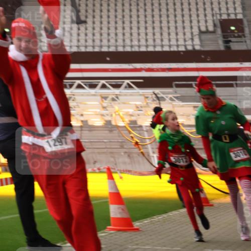 08.12.2024 - St. Pauli X-Mass-Run No. 14 Yannick Fuchs http://msf.ph/oto/7473388 08.12.2024 10:07:51 Ziel 9, 11, 580, 1092, 1152, 1153, 1297, 1685, 1867, 2350, 2501, 2504, 2505, 2587, 2969, 3010, 3012 meine-sportfotos.de