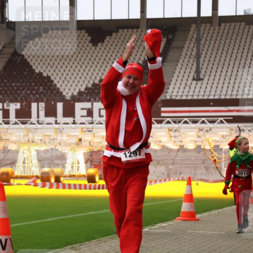08.12.2024 - St. Pauli X-Mass-Run No. 14 Yannick Fuchs http://msf.ph/oto/7473395 08.12.2024 10:07:52 Ziel 9, 11, 83, 328, 580, 1092, 1152, 1153, 1297, 1685, 1867, 2350, 2501, 2504, 2505, 2587, 2969, 3010, 3012 meine-sportfotos.de
